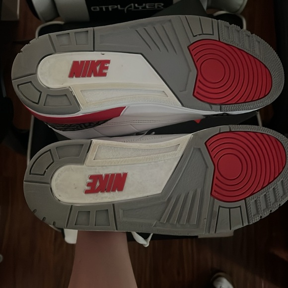 Jordan 3 Retro
Fire Red (2022) 100% authentic - Picture 4 of 7